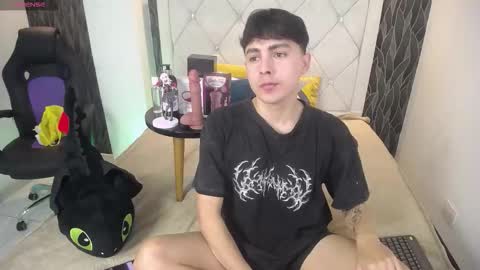 Snapshot of samu_foxxx chatting on November 26, 2025, 8:43 pm SAMU online show from November 26, 2025, 8:43 pm