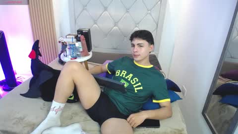 Snapshot of samu_foxxx chatting on April 21, 2026, 8:44 pm SAMU online show from April 21, 2026, 8:44 pm