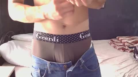 samuel_hills_ii online show from October 5, 2025, 7:23 pm