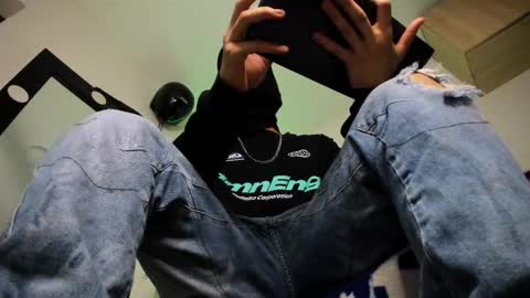 Snapshot of samuel_suarez chatting on February 20, 2026, 6:26 am online show from February 20, 2026, 6:26 am