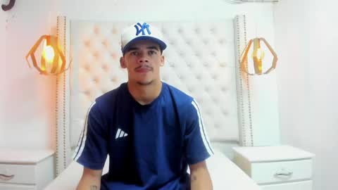 Snapshot of samuel_wyatt chatting on May 21, 2026, 12:45 pm SAMUEL online show from May 21, 2026, 12:45 pm