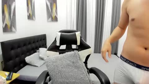 Sam online show from December 2, 2025, 6:19 am