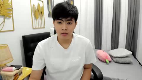 Snapshot of samuelangelo chatting on April 15, 2026, 8:32 am Sam online show from April 15, 2026, 8:32 am