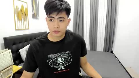 Snapshot of samuelangelo chatting on May 1, 2026, 6:51 am Sam online show from May 1, 2026, 6:51 am