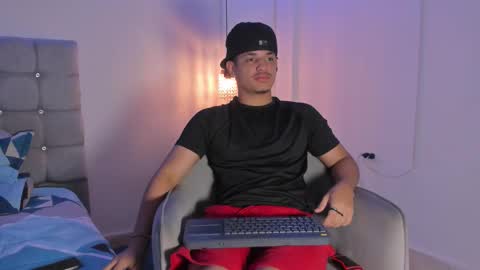 samxx_muscle online show from September 28, 2025, 1:49 pm