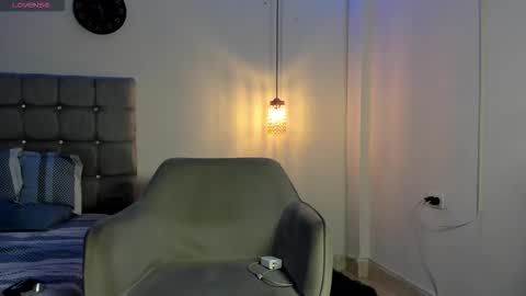 samxx_muscle online show from October 18, 2025, 1:01 pm