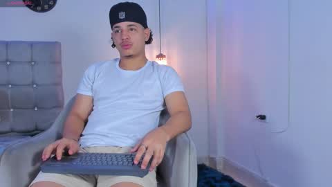 samxx_muscle online show from November 10, 2025, 12:48 pm