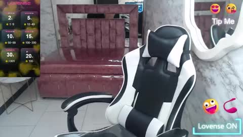 Snapshot of samy_collen_v chatting on April 13, 2026, 1:05 pm Samy online show from April 13, 2026, 1:05 pm