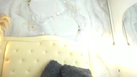 S A M A N T H A  online show from December 14, 2025, 1:16 pm