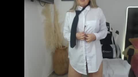 samy_vsn online show from November 17, 2025, 7:41 pm