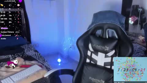 SamyHolbrook online show from October 31, 2025, 1:23 pm