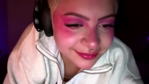 Snapshot of samymoon3 chatting on January 7, 2026, 5:37 pm Samymoon online show from January 7, 2026, 5:37 pm