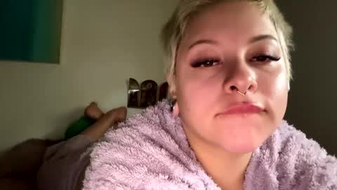 Snapshot of samymoon3 chatting on February 7, 2026, 9:35 am Samymoon online show from February 7, 2026, 9:35 am