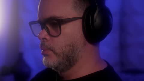 Snapshot of sanders_white chatting on October 14, 2025, 4:02 am Sanders online show from October 14, 2025, 4:02 am