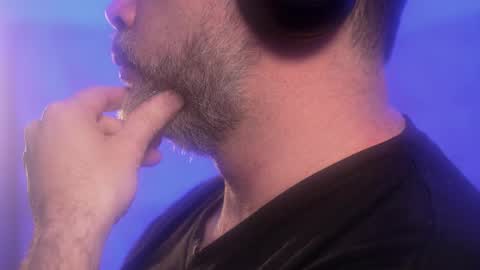 Snapshot of sanders_white chatting on October 27, 2025, 3:21 am Sanders online show from October 27, 2025, 3:21 am