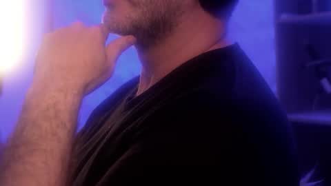 Snapshot of sanders_white chatting on November 8, 2025, 2:45 am Sanders online show from November 8, 2025, 2:45 am