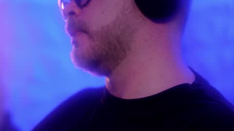 Snapshot of sanders_white chatting on December 1, 2025, 1:10 am Sanders online show from December 1, 2025, 1:10 am