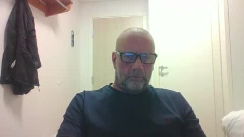 Snapshot of sandnesrune523 chatting on February 18, 2026, 6:04 pm sandnesrune523 online show from February 18, 2026, 6:04 pm