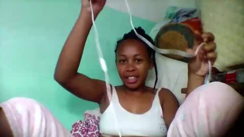 sandra1253099 online show from December 5, 2025, 7:43 pm