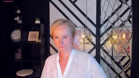 Sandra online show from February 9, 2025, 11:47 am