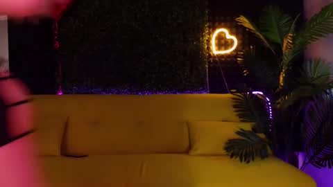 Sandy  online show from March 2, 2025, 11:18 am