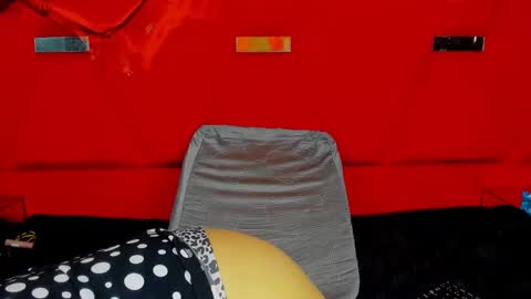 sandraclarkx69 online show from October 18, 2025, 12:28 pm