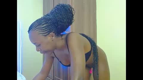 Snapshot of sandrah_ chatting on December 23, 2025, 3:59 am Sandy online show from December 23, 2025, 3:59 am