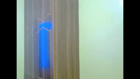 Snapshot of sandrah_ chatting on January 6, 2026, 2:04 am Sandy online show from January 6, 2026, 2:04 am