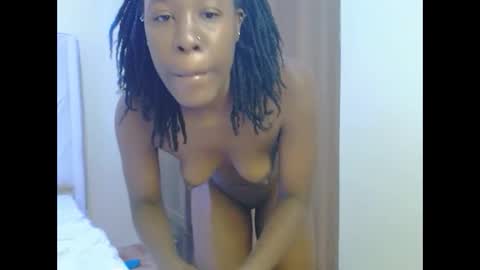 Snapshot of sandrah_ chatting on February 2, 2026, 3:27 am Sandy online show from February 2, 2026, 3:27 am