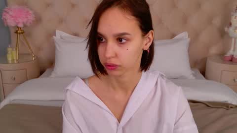 Snapshot of sandrazoe chatting on December 19, 2025, 3:24 am San online show from December 19, 2025, 3:24 am