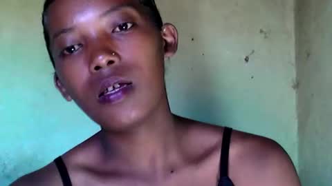 Snapshot of sandrine718 chatting on February 9, 2026, 6:39 am sandrine718 online show from February 9, 2026, 6:39 am