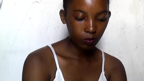 Snapshot of sandrine718 chatting on February 24, 2026, 6:00 am sandrine718 online show from February 24, 2026, 6:00 am