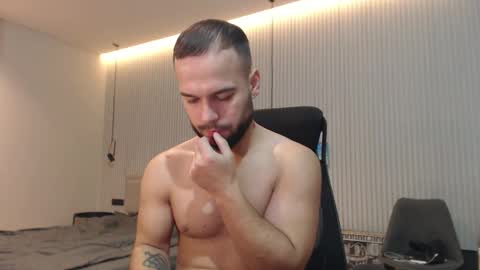 DeAlex online show from November 17, 2025, 9:37 am