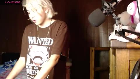 sandy_straw online show from December 16, 2025, 6:07 am