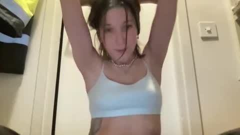 Sandy online show from November 23, 2025, 9:03 pm