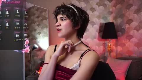 Viola  online show from November 8, 2025, 9:02 pm