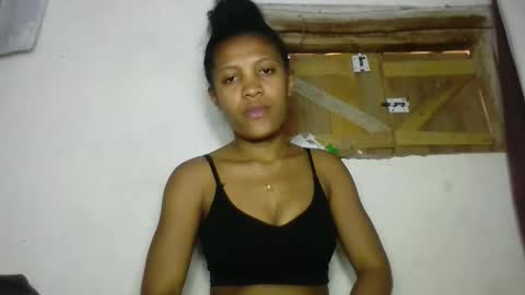 Snapshot of sanelie09 chatting on October 18, 2025, 7:42 am sanelie09 online show from October 18, 2025, 7:42 am