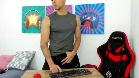 Snapshot of santana_maximo chatting on March 31, 2026, 12:38 pm Maximo Santana online show from March 31, 2026, 12:38 pm