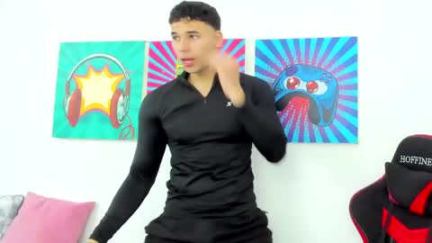 Snapshot of santana_maximo chatting on April 24, 2026, 1:13 pm Maximo Santana online show from April 24, 2026, 1:13 pm