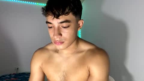 Snapshot of santi36rt chatting on November 7, 2025, 9:04 pm santi36rt online show from November 7, 2025, 9:04 pm