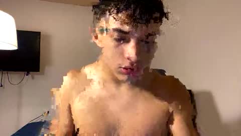 Snapshot of santi36rt chatting on January 11, 2026, 11:32 pm santi36rt online show from January 11, 2026, 11:32 pm