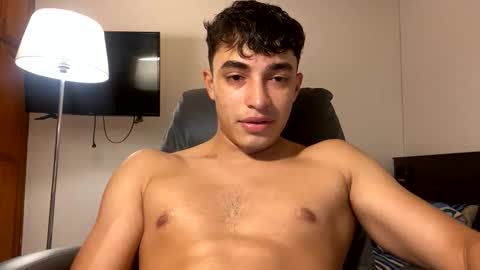 Snapshot of santi36rt chatting on January 14, 2026, 1:44 am santi36rt online show from January 14, 2026, 1:44 am