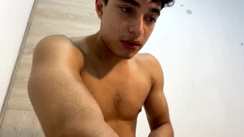 Snapshot of santi36rt chatting on February 3, 2026, 2:53 am santi36rt online show from February 3, 2026, 2:53 am