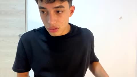 Snapshot of santi36rt chatting on February 11, 2026, 12:04 am santi36rt online show from February 11, 2026, 12:04 am