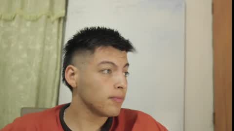 Santiago Henao online show from December 3, 2024, 5:53 am