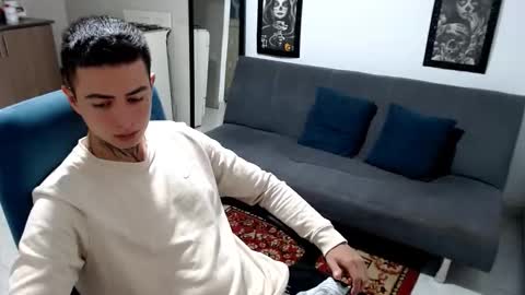 santi_ss online show from November 22, 2025, 12:20 am