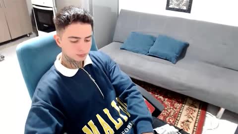 santi_ss online show from January 19, 2026, 2:32 pm