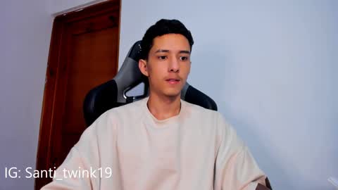 Snapshot of santi_twink19 chatting on February 14, 2025, 2:18 am santi_twink19 online show from February 14, 2025, 2:18 am