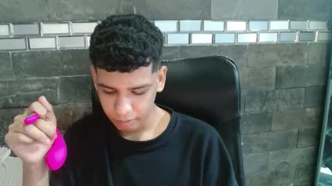 Snapshot of santiago_foxx chatting on October 30, 2025, 5:09 am santi online show from October 30, 2025, 5:09 am