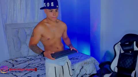 Snapshot of santiagoreyesft chatting on January 13, 2026, 12:05 am Santi Reyes online show from January 13, 2026, 12:05 am